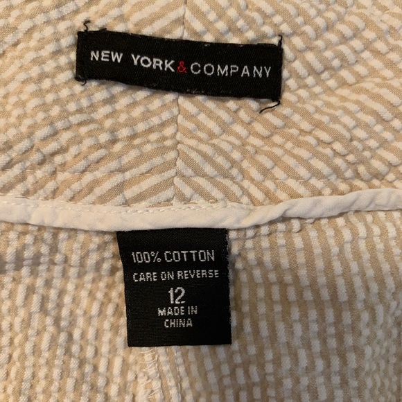 Tan and white seersucker skort ny&c size 12 - Picture 4 of 4